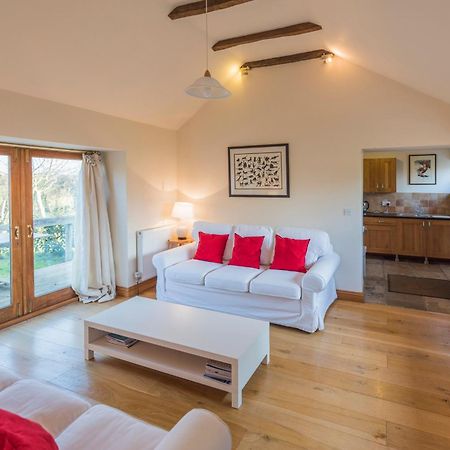 Whitley Coach House Villa Luaran gambar