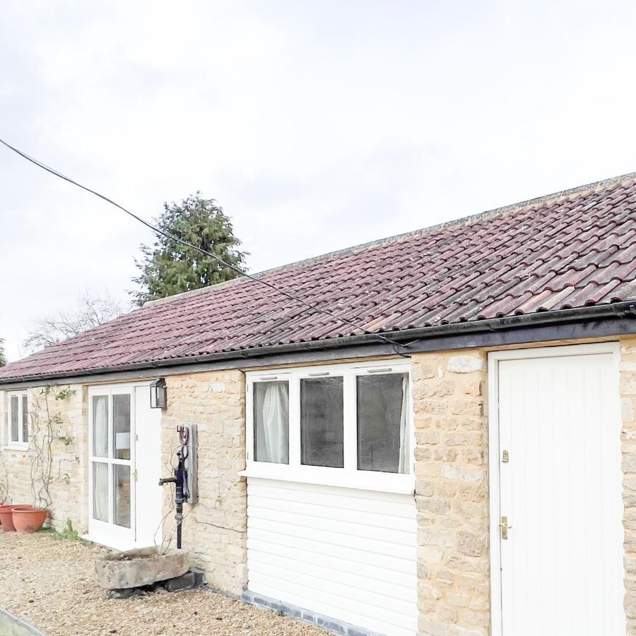 Whitley Coach House Villa Luaran gambar