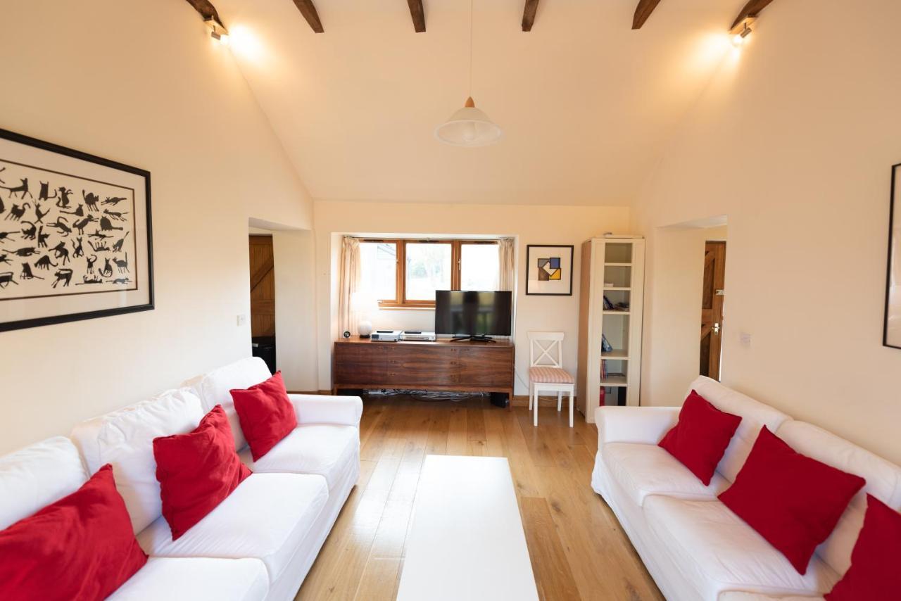 Whitley Coach House Villa Luaran gambar