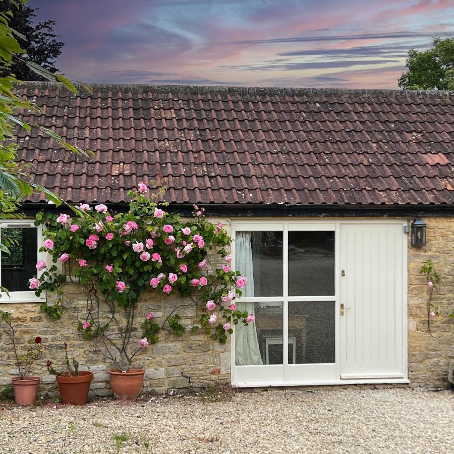 Whitley Coach House Villa Luaran gambar