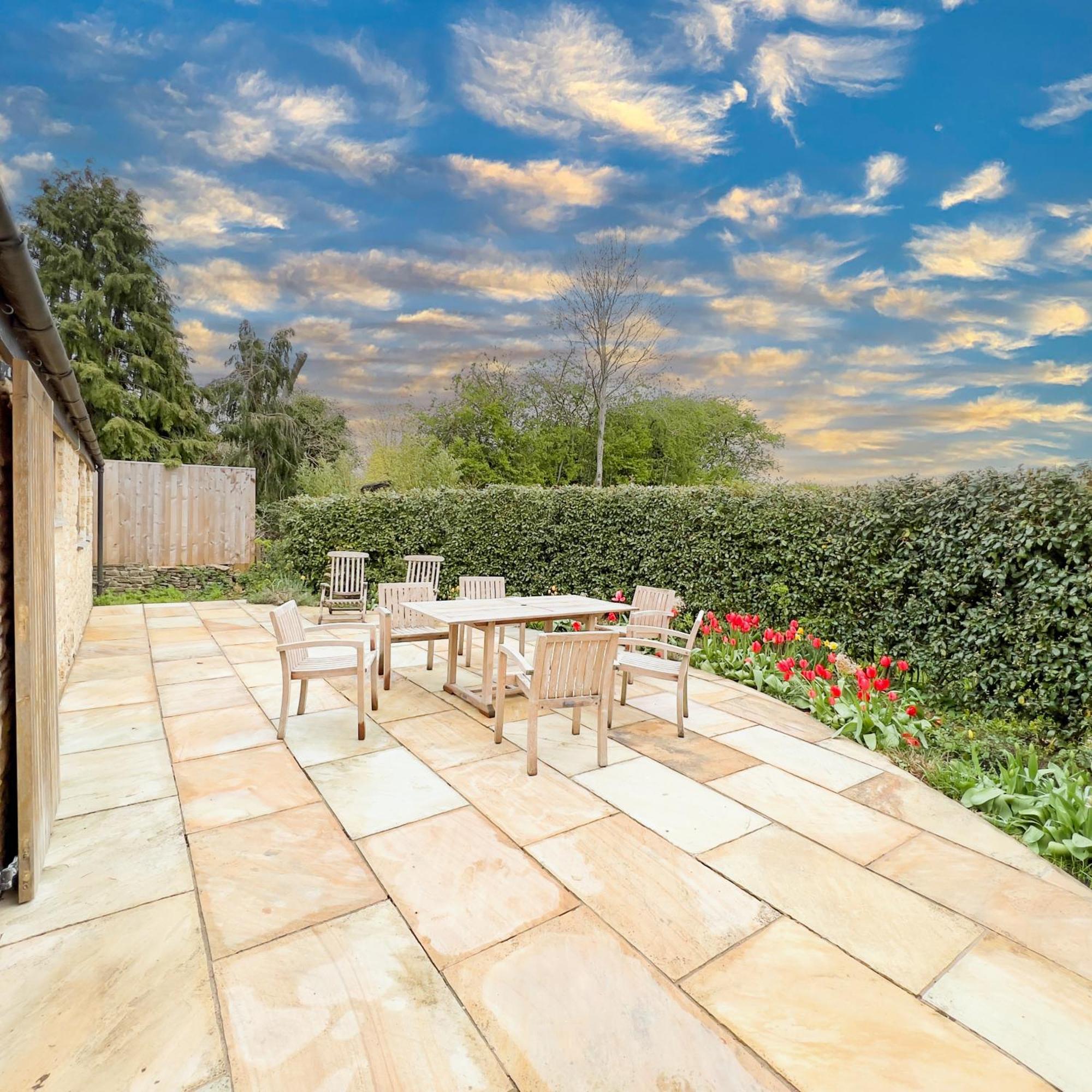 Whitley Coach House Villa Luaran gambar