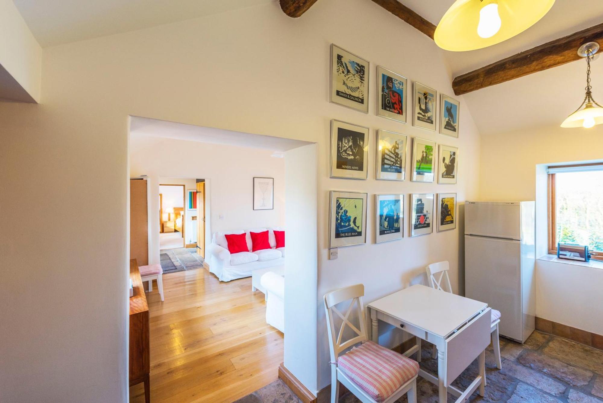 Whitley Coach House Villa Luaran gambar