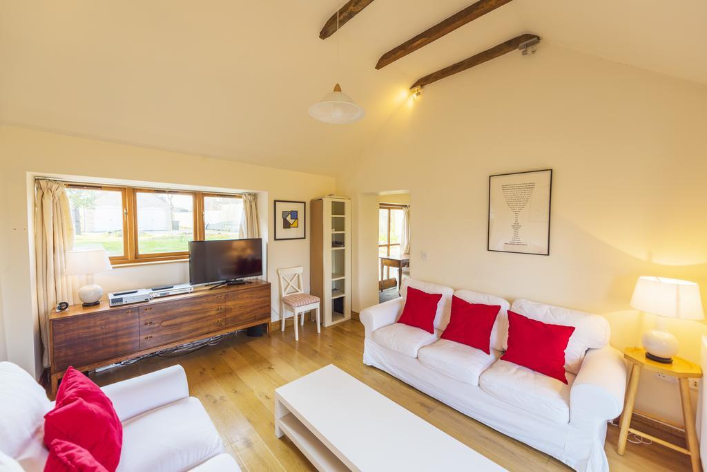 Whitley Coach House Villa Luaran gambar