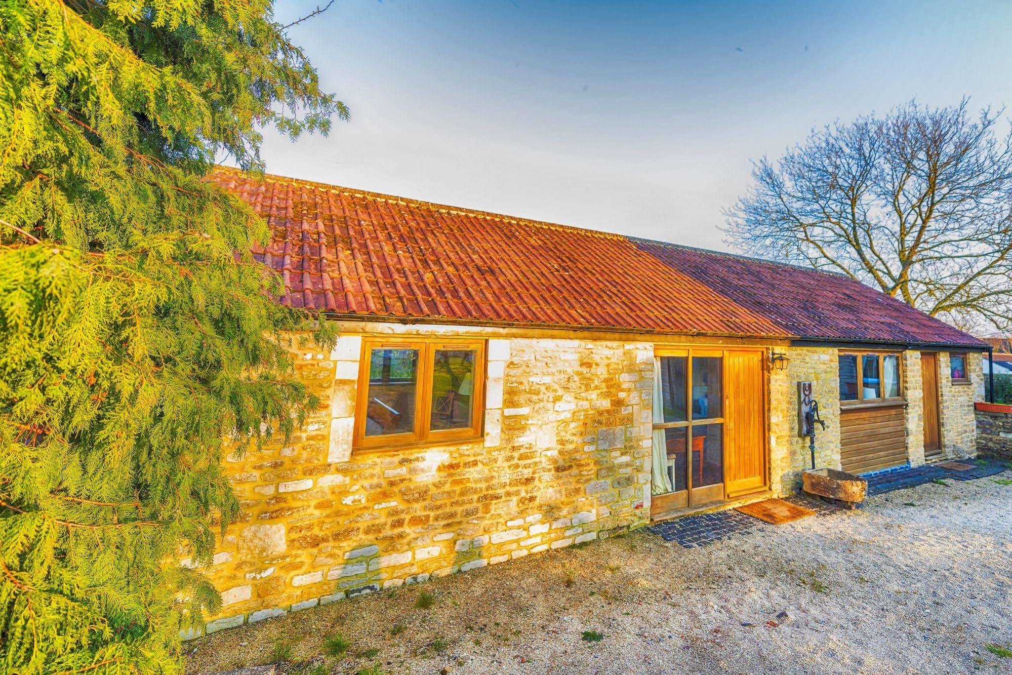 Whitley Coach House Villa Luaran gambar