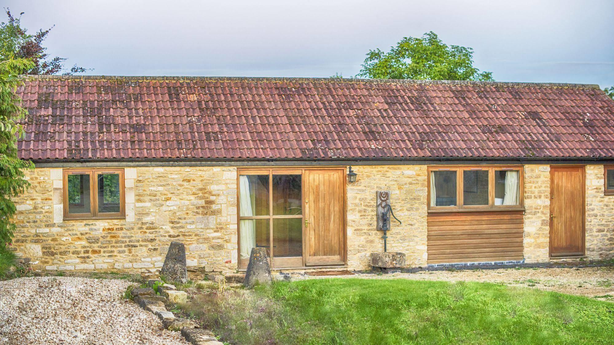 Whitley Coach House Villa Luaran gambar