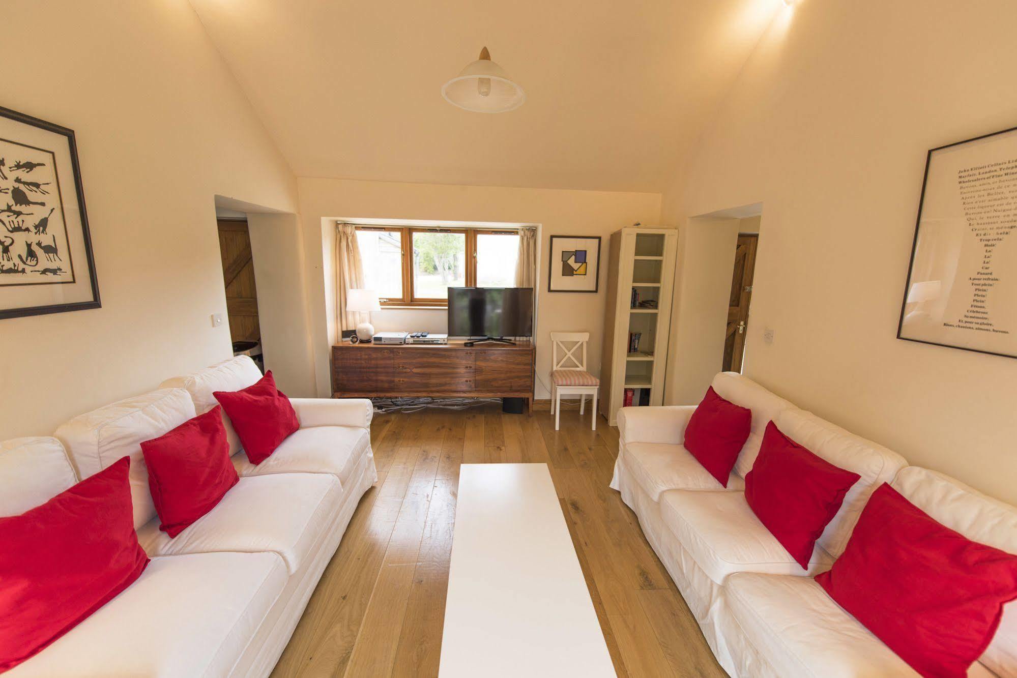Whitley Coach House Villa Luaran gambar