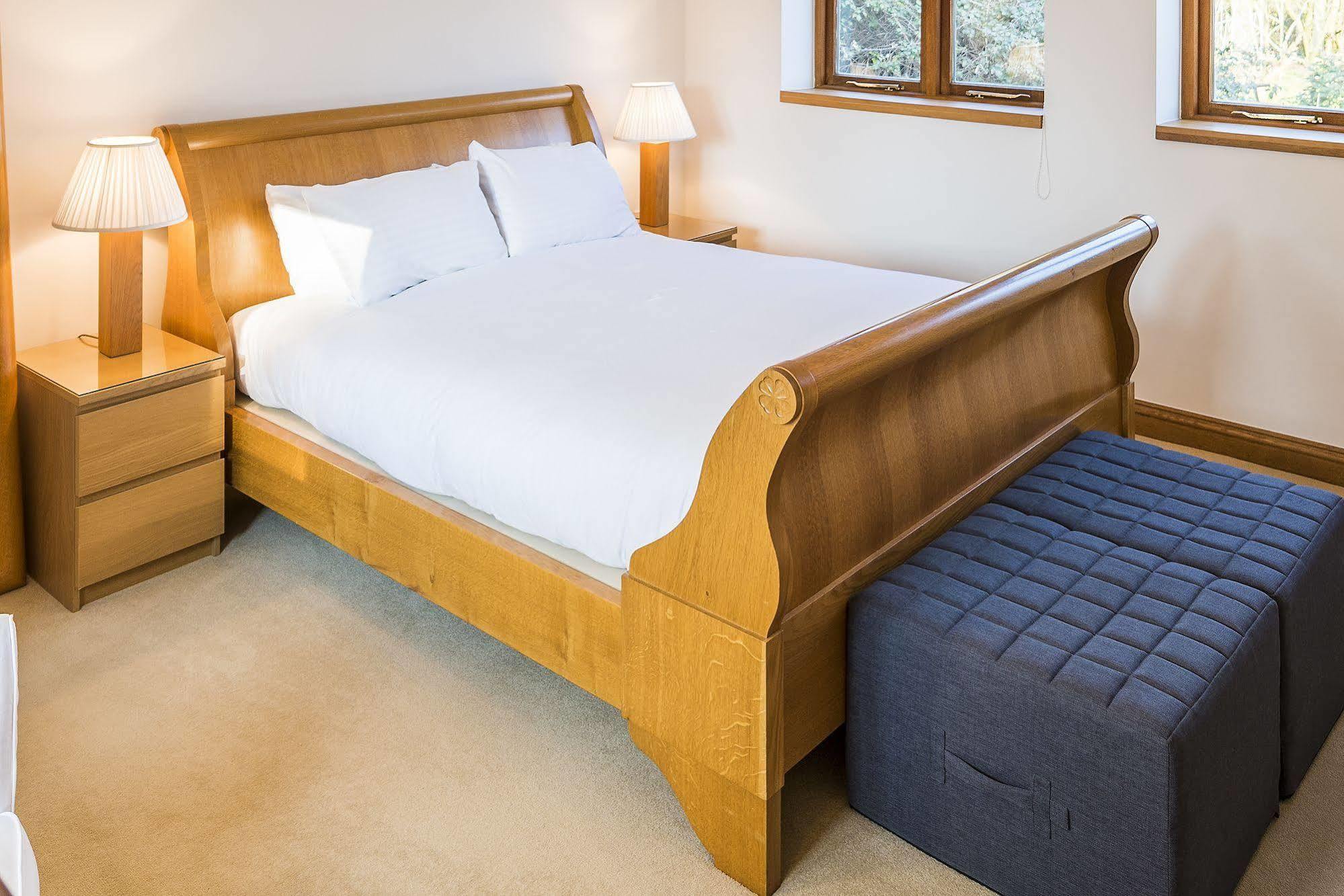 Whitley Coach House Villa Luaran gambar