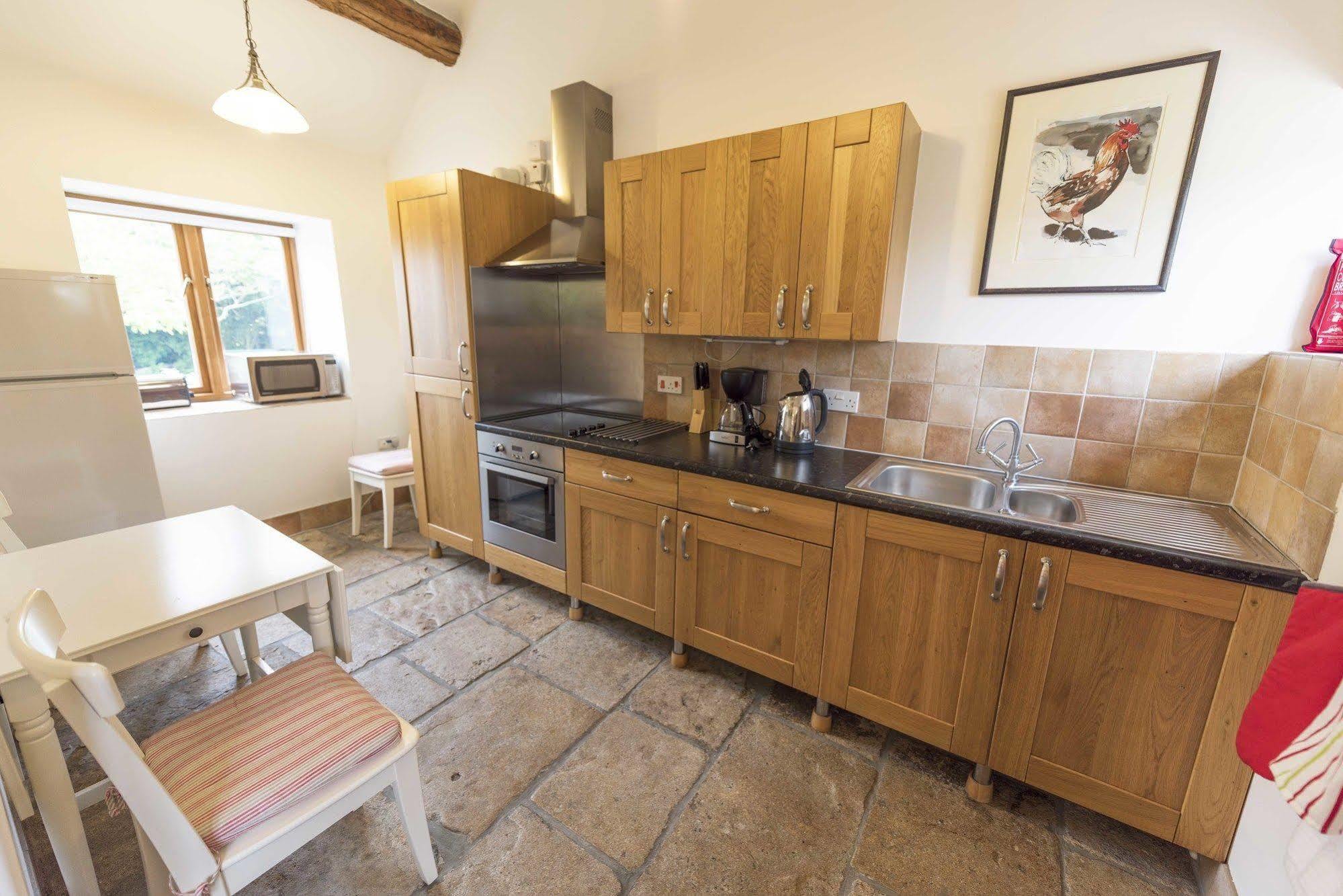 Whitley Coach House Villa Luaran gambar