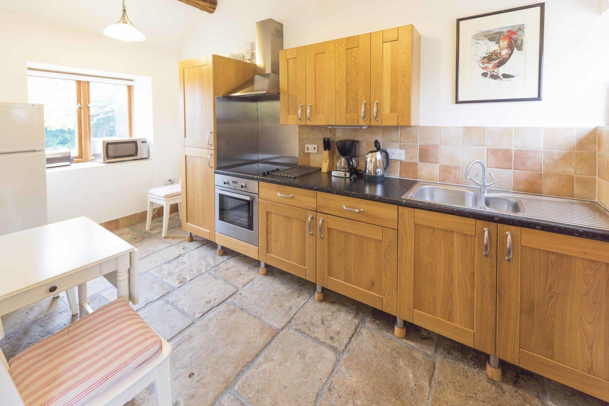 Whitley Coach House Villa Luaran gambar